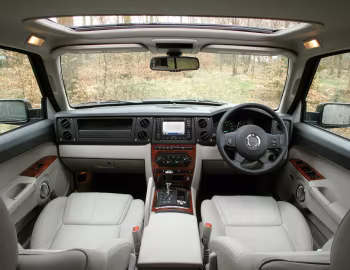 Interior Jeep Commander Limited [UK-spec] (XK) '2006–09