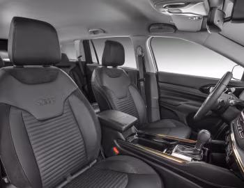 Interior 2022–25 Jeep Commander Limited T270 [Latam] (H6) '2021–25