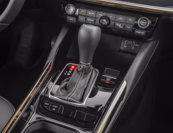 Interior 2022–25 Jeep Commander Limited T270 [Latam] (H6) '2021–25