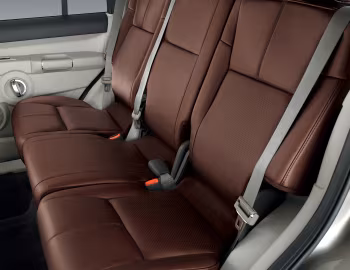 Interior Jeep Commander Overland [Worldwide] (XK) '2007–09