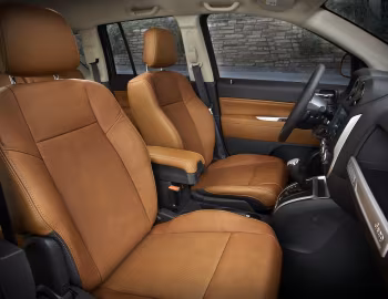 Interior 2014–15 Jeep Compass Limited [North America] (MK) '2013–15