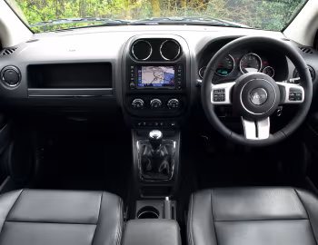 Painel frontal Jeep Compass [UK-spec] '2011–13