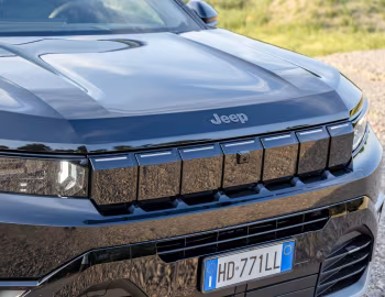 Jeep Compass e-Hybrid Plug-In Summit [EU-spec] '2026