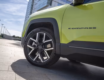 Jeep Compass Full Electric First Edition [EU-spec] '2025–pr.