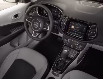 Interior 2017–21 Jeep Compass Limited [North America] (MP) '2017–21