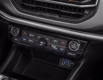 Interior 2022–pr. Jeep Compass Longitude T270 [Latam] (MP) '2021–pr.