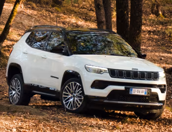Jeep Compass Summit 4xe [EU-spec] (MP) '2024–25