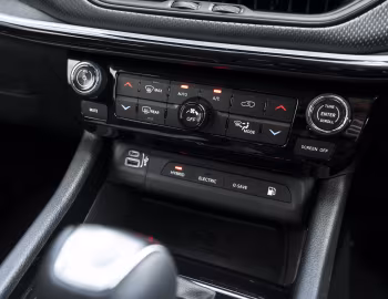 Interior Jeep Compass S 4xe [UK-spec] (MP) '2021–24