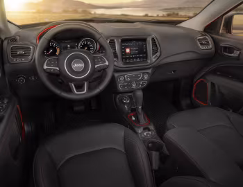 Painel frontal 2017–21 Jeep Compass Trailhawk [North America] (MP) '2017–21