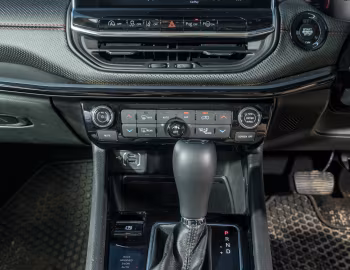 Interior Jeep Compass Trailhawk [Australia] (MP) '2021–pr.