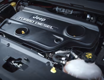 Sob o capô Jeep Compass Trailhawk [India] (MP) '2019–21