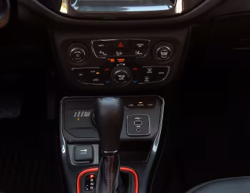Interior Jeep Compass Trailhawk 4xe [EU-spec] (MP) '2020–21