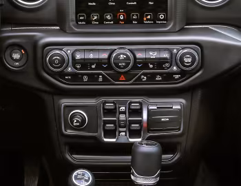 Interior Jeep Gladiator Overland [EU-spec] (JT) '2021–23