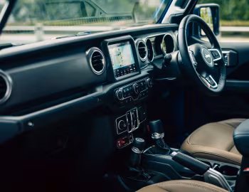 Interior Jeep Gladiator Rubicon [Japan] (JT) '2022–pr.