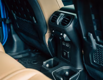 Interior Jeep Gladiator Rubicon [Japan] (JT) '2022–pr.
