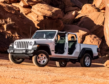 2020–pr. Jeep Gladiator Sport [North America] (JT) '2019–pr.