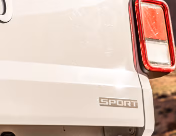 2020–pr. Jeep Gladiator Sport [North America] (JT) '2019–pr.