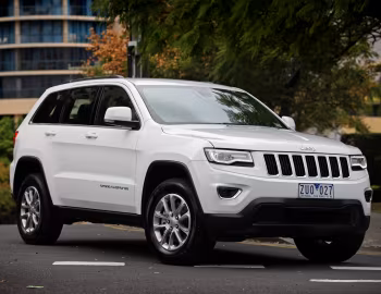 Jeep Grand Cherokee Laredo [Australia] (WK2) '2013–16