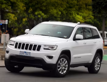 Jeep Grand Cherokee Laredo [Australia] (WK2) '2013–16