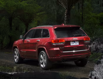 Jeep Grand Cherokee Overland [Australia] (WK2) '2013–16