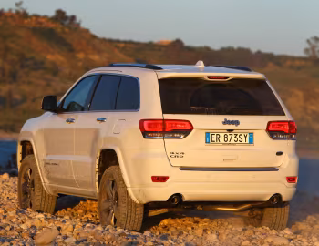 Jeep Grand Cherokee Overland [Worldwide] (WK2) '2013–16
