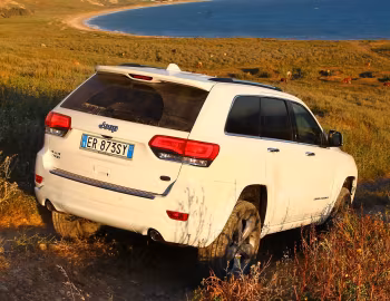 Jeep Grand Cherokee Overland [Worldwide] (WK2) '2013–16
