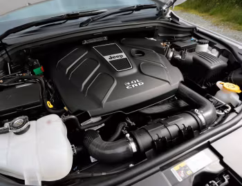 Sob o capô Jeep Grand Cherokee Summit [UK-spec] (WK2) '2013–16