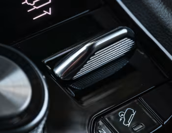 Interior Jeep Grand Cherokee L Overland [South Africa] (WL) '2022–pr.