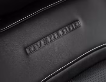 Interior Jeep Grand Cherokee L Overland [South Africa] (WL) '2022–pr.