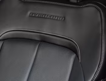 Interior Jeep Grand Cherokee L Overland [South Africa] (WL) '2022–pr.