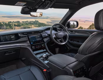 Interior Jeep Grand Cherokee L Overland [South Africa] (WL) '2022–pr.