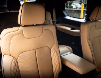 Interior Jeep Grand Cherokee L Summit Reserve [Japan] (WL) '2022–pr.