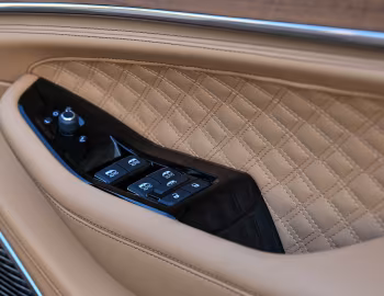 Interior Jeep Grand Cherokee L Summit Reserve [South Africa] (WL) '2022–pr.