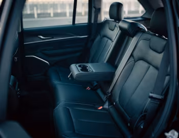 Interior Jeep Grand Cherokee Limited [Japan] (WL) '2022–pr.