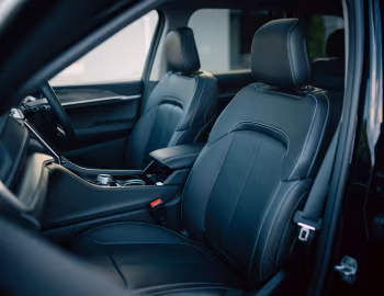 Interior Jeep Grand Cherokee Limited [Japan] (WL) '2022–pr.