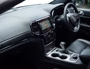 Interior Jeep Grand Cherokee Limited [Japan] (WK2) '2017–21