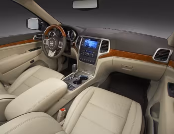 Interior 2011–13 Jeep Grand Cherokee Overland [North America] (WK2) '2010–13