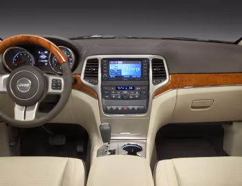 Painel frontal 2011–13 Jeep Grand Cherokee Overland [North America] (WK2) '2010–13