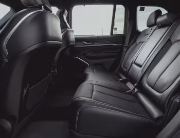 Interior Jeep Grand Cherokee Overland [Australia] (WL) '2023–pr.