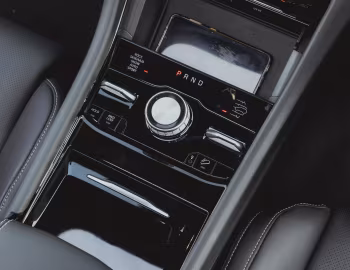 Interior Jeep Grand Cherokee Overland [Australia] (WL) '2023–pr.