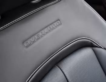 Interior Jeep Grand Cherokee Overland [South Africa] (WL) '2023–pr.