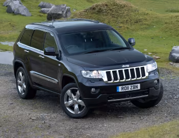 Jeep Grand Cherokee Overland Summit [UK-spec] (WK2) '2011–13