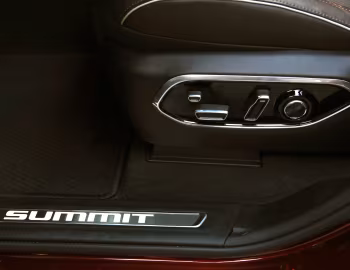 Interior Jeep Grand Cherokee Summit Reserve 4xe [EU-spec] (WL) '2022–pr.
