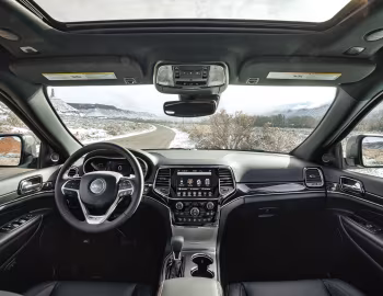 Painel frontal 2017–21 Jeep Grand Cherokee Trailhawk [North America] (WK2) '2016–21