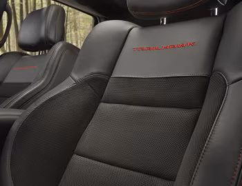 Interior 2017–21 Jeep Grand Cherokee Trailhawk [North America] (WK2) '2016–21