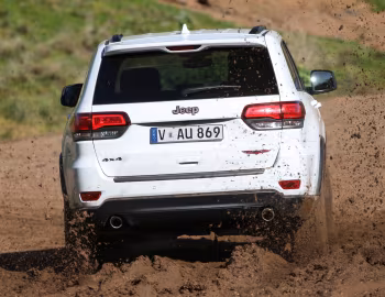 Jeep Grand Cherokee Trailhawk [Australia] (WK2) '2017–21