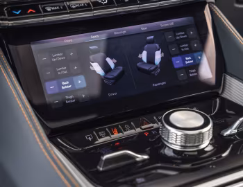 Interior 2022–23 Jeep Grand Wagoneer Series II (WS) '2021–23