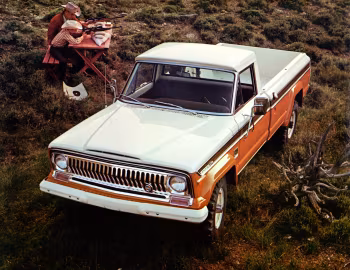 1971–74 Jeep J4000