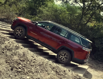 Jeep Meridian Limited [India] (H6) '05.2022–pr.
