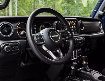 Интерьер Jeep Wrangler Unlimited Sahara 1941 by Mopar [EU-spec] (JL) '2019